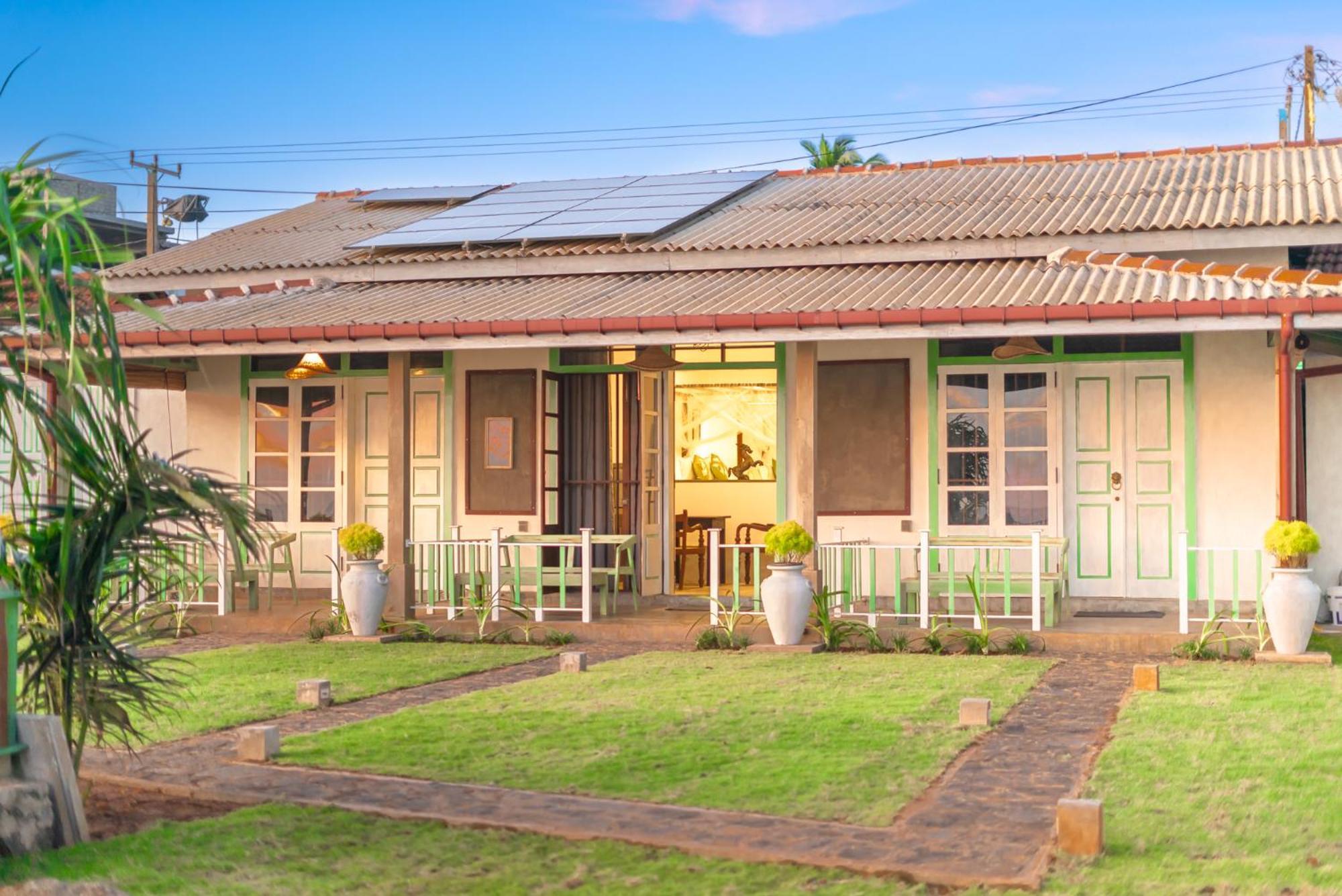 Manta Beach Resort & Ayurvedic Wellness Centre Bussa Buitenkant foto