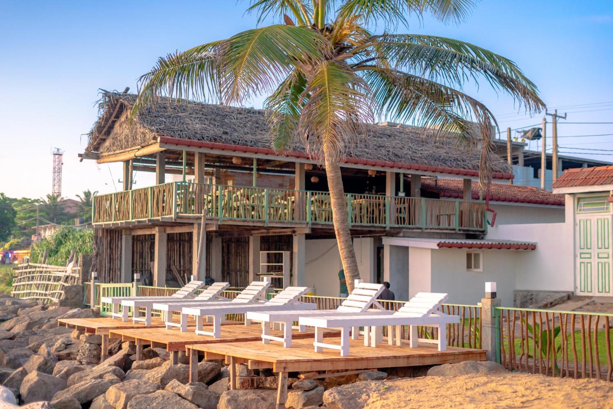 Manta Beach Resort & Ayurvedic Wellness Centre Bussa Buitenkant foto